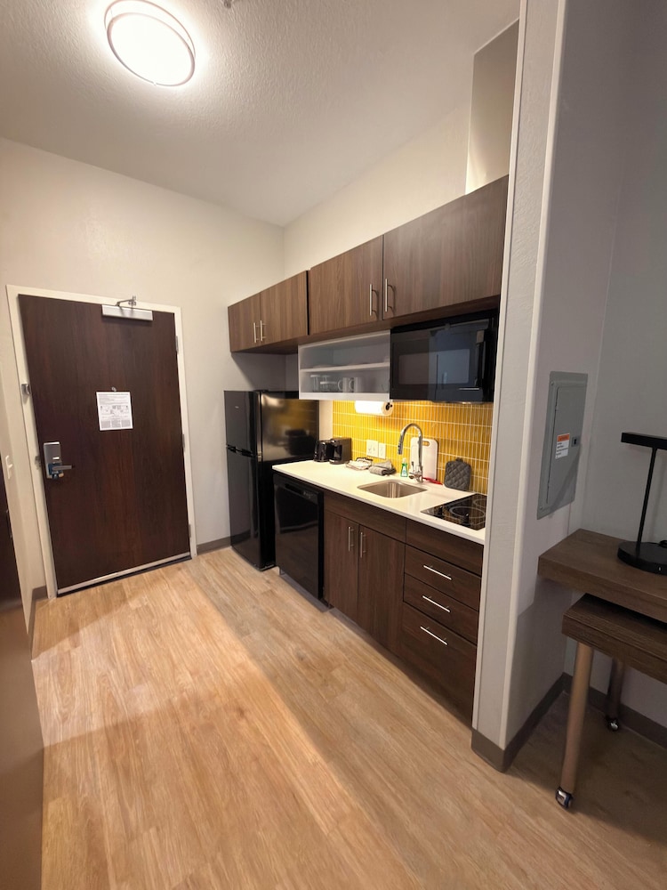 Mainstay Suites - Oklahoma City Airport 9/56