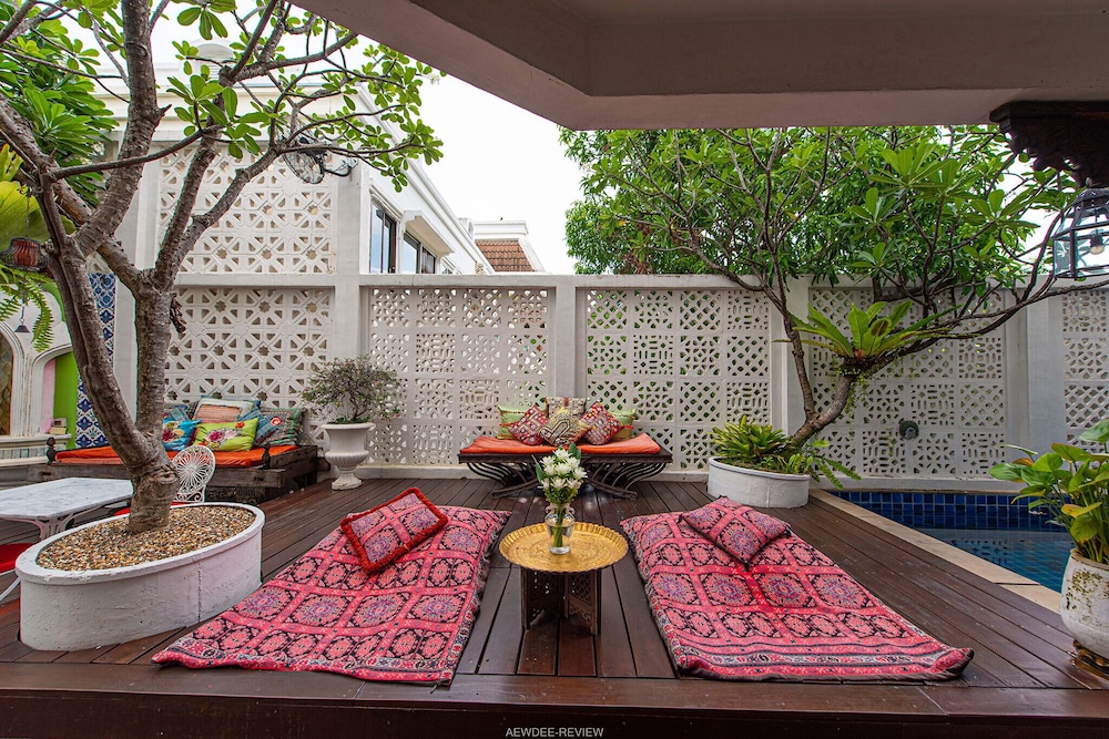 At Niman Conceptual Home 40/63