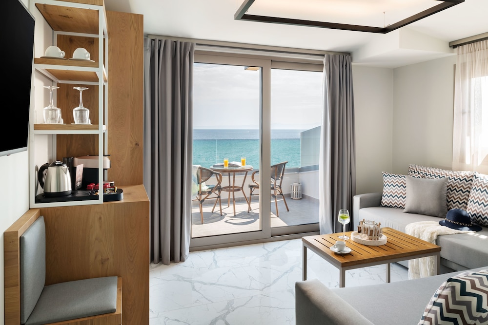 Sea Level Hotel 29/40