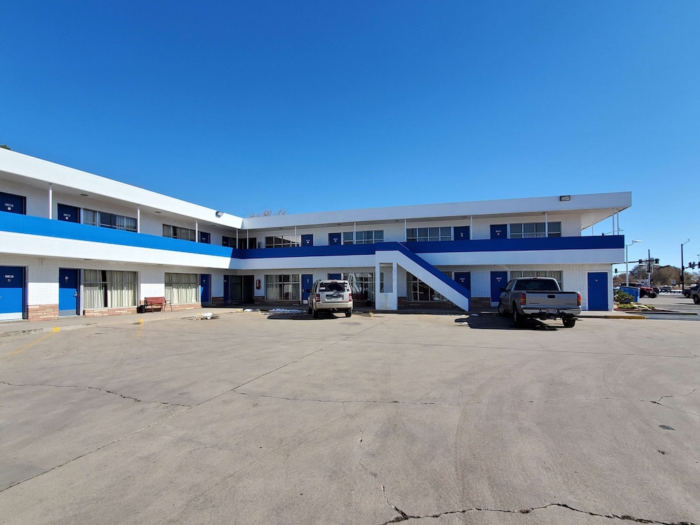 Motel6 Canon City, CO 53/64