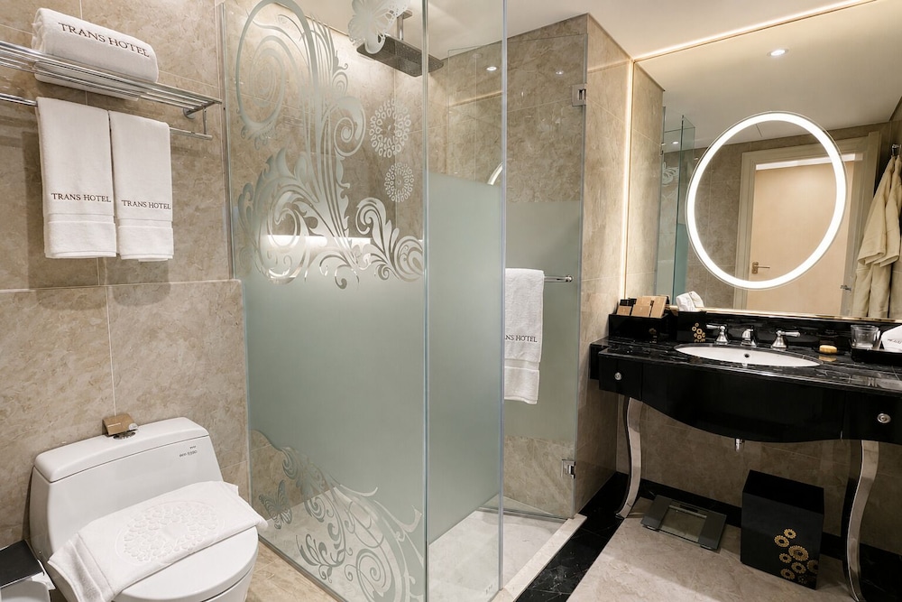 Trans Hotel Jakarta 50/50