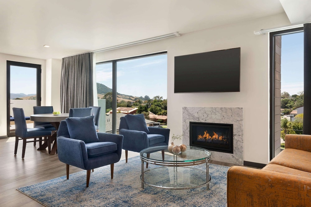 La Quinta Inn And Suites By Wyndham San Luis Obispo Downtown 49/65