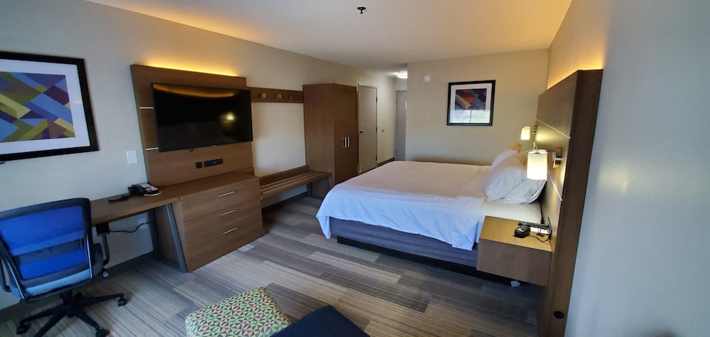 Holiday Inn Express Hotel And Suites Kinston 21/72