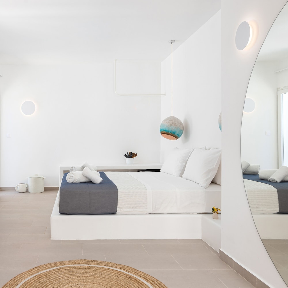 Voca Hotel & Suites 18/40