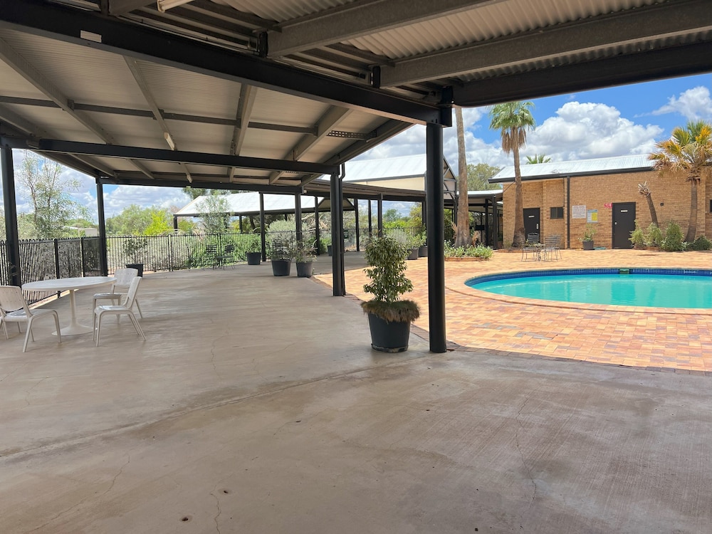 Albert Park Motor Inn 37/63