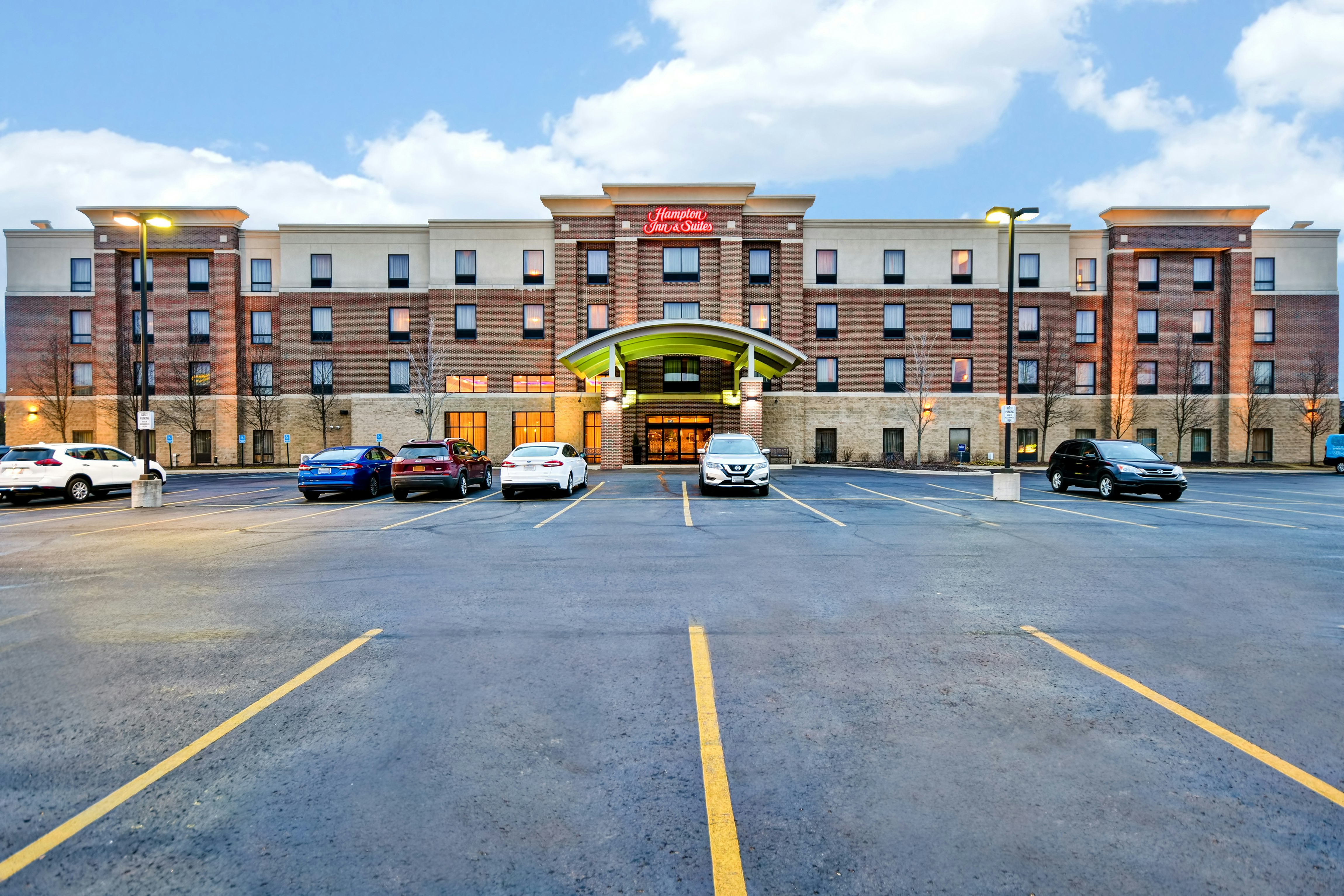 Hampton Inn Suites Detroit Canton 79/89