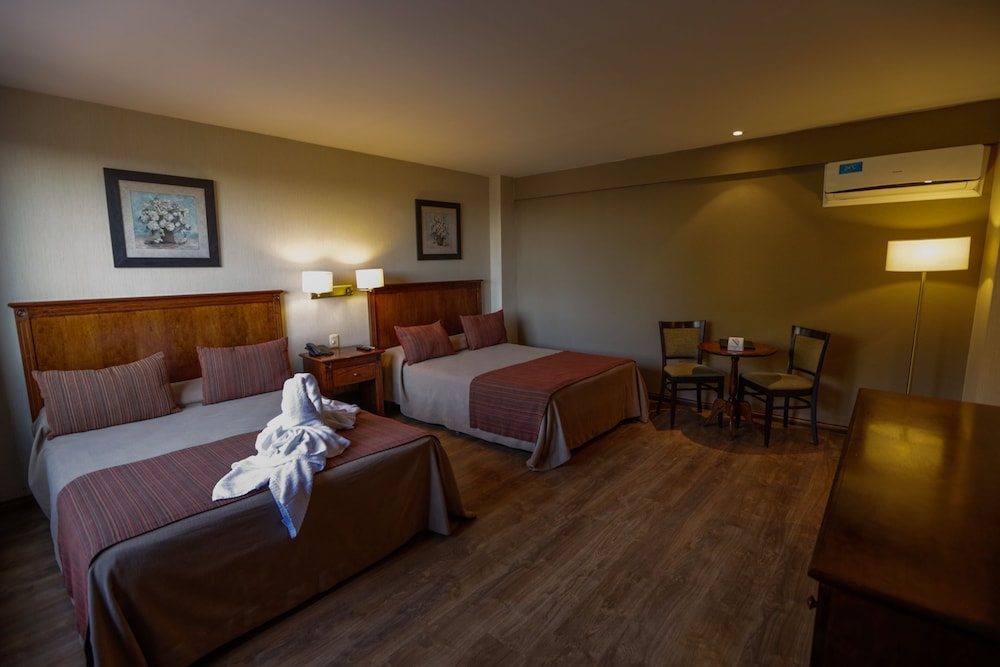 Howard Johnson by Wyndham San Pedro 26/29