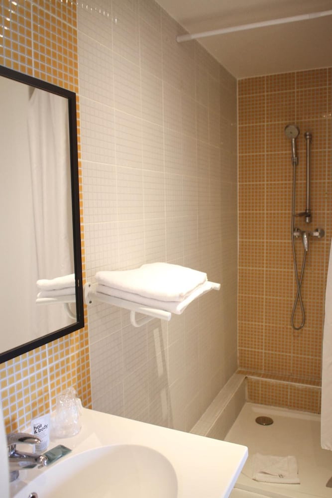 Orly Superior Hotel 57/57