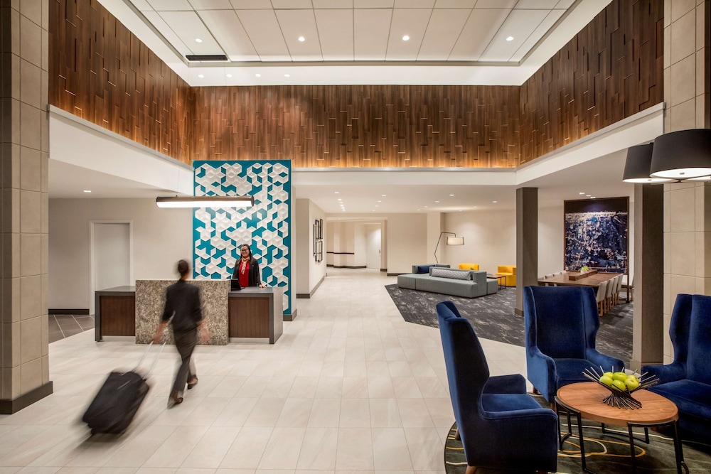 Hyatt Place Virginia Beach Town Center 5/52