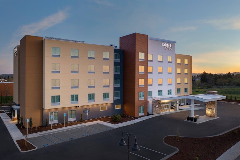 Fairfield Inn & Suites by Marriott Santa Rosa Rohnert Park 2/19