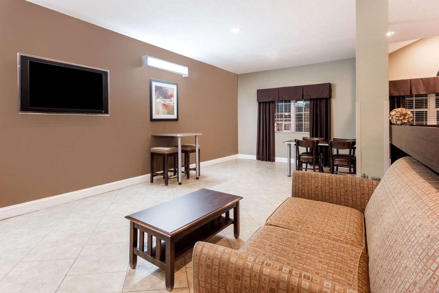 Microtel Inn Suites By Wyndham Macon 8/12