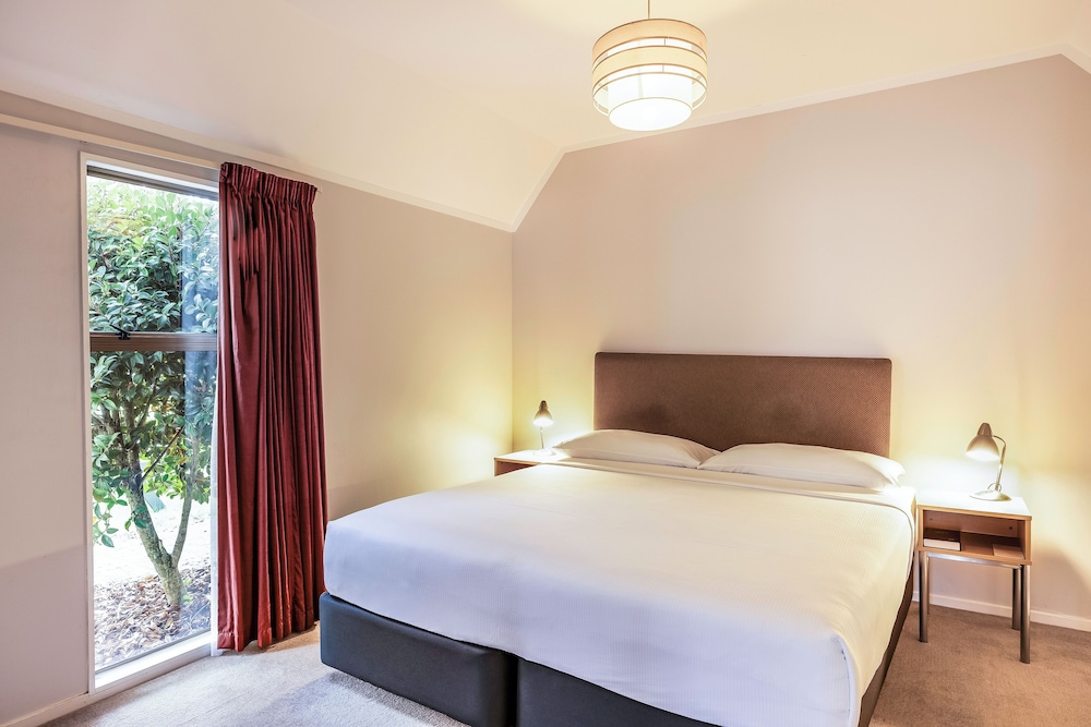 1 BEDROOM, VILLA