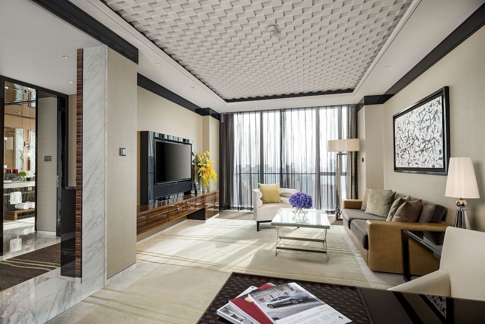 Regent Pudong Shanghai 34/84