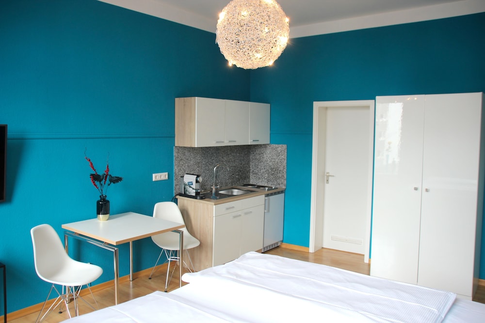DOMSTERN HOTEL 40/64