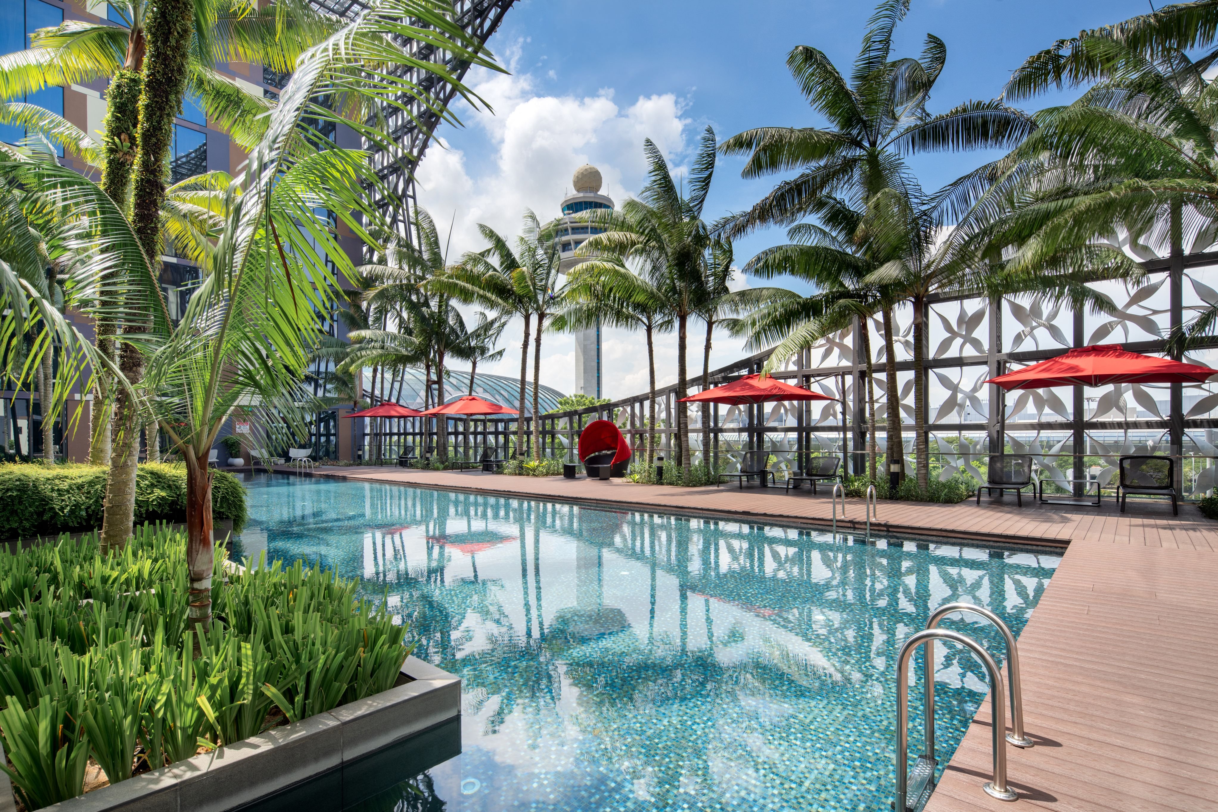 Crowne Plaza Changi Airport Hotel 73/81