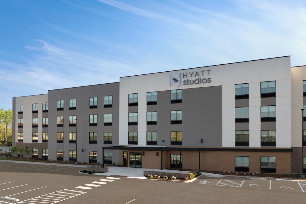 Hyatt Studios Mobile / Tillmans Corner 42/50