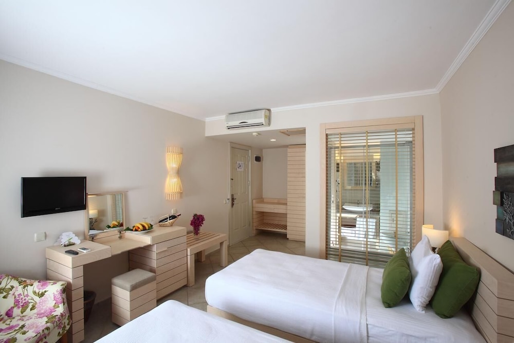 ZEYTINADA HOTEL 6/45