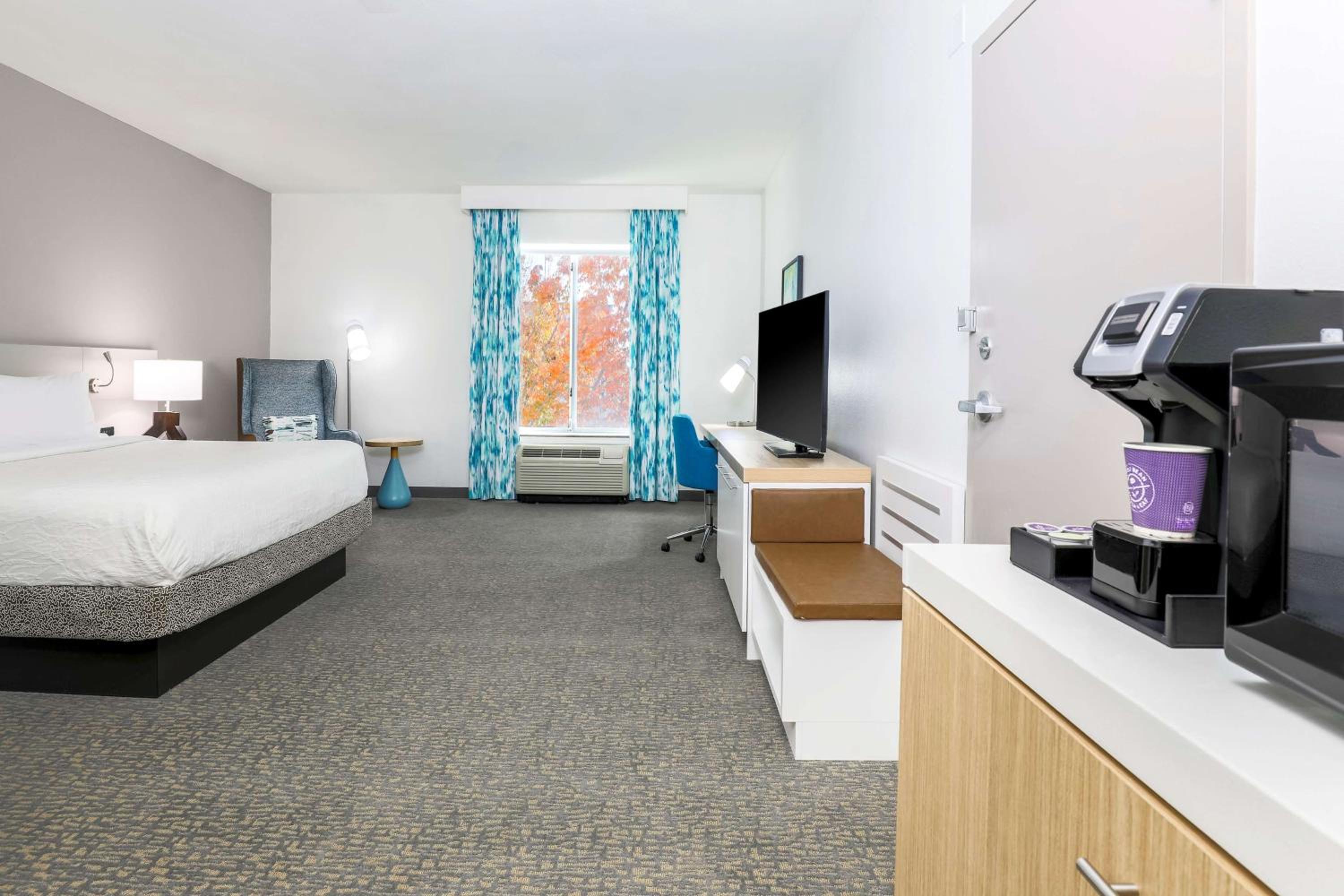 1 BEDROOM, SUITE, KING BED, ACCESSIBLE