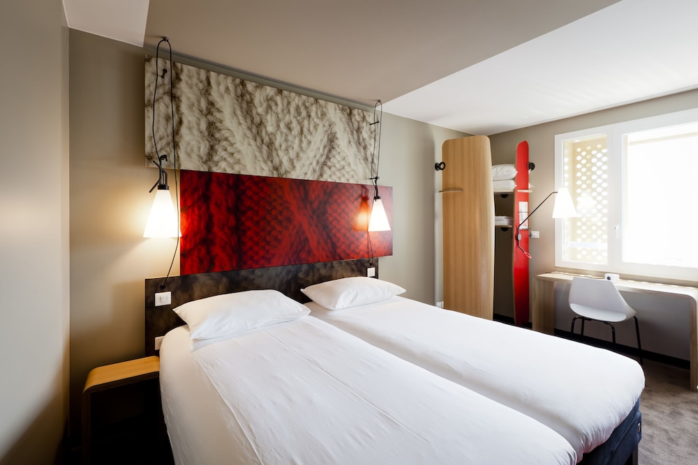 Ibis Lyon Carre De Soie 8/62