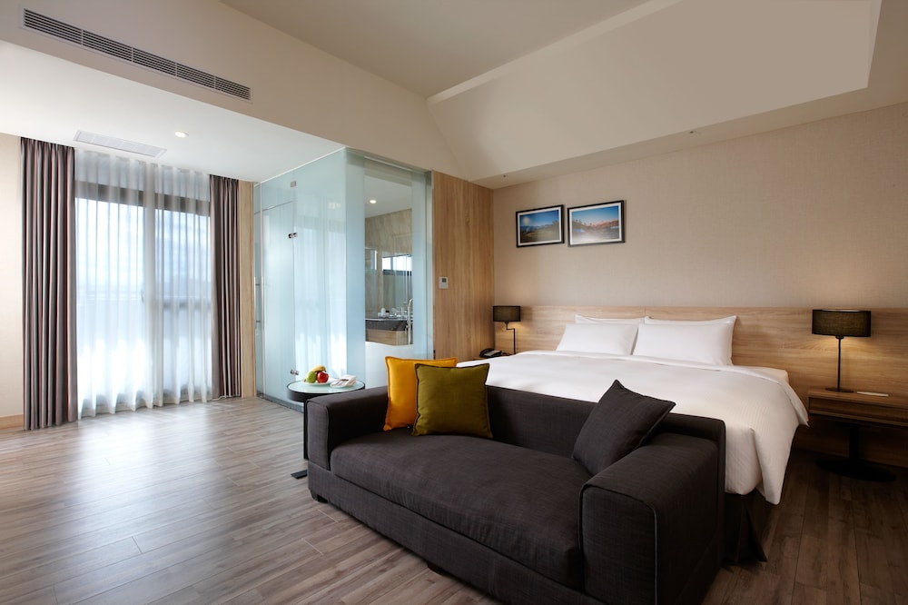The HO Hotel 29/60