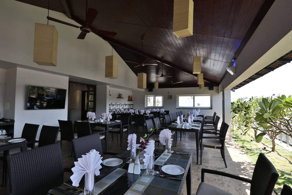 Temple Tree Hotel 45/53