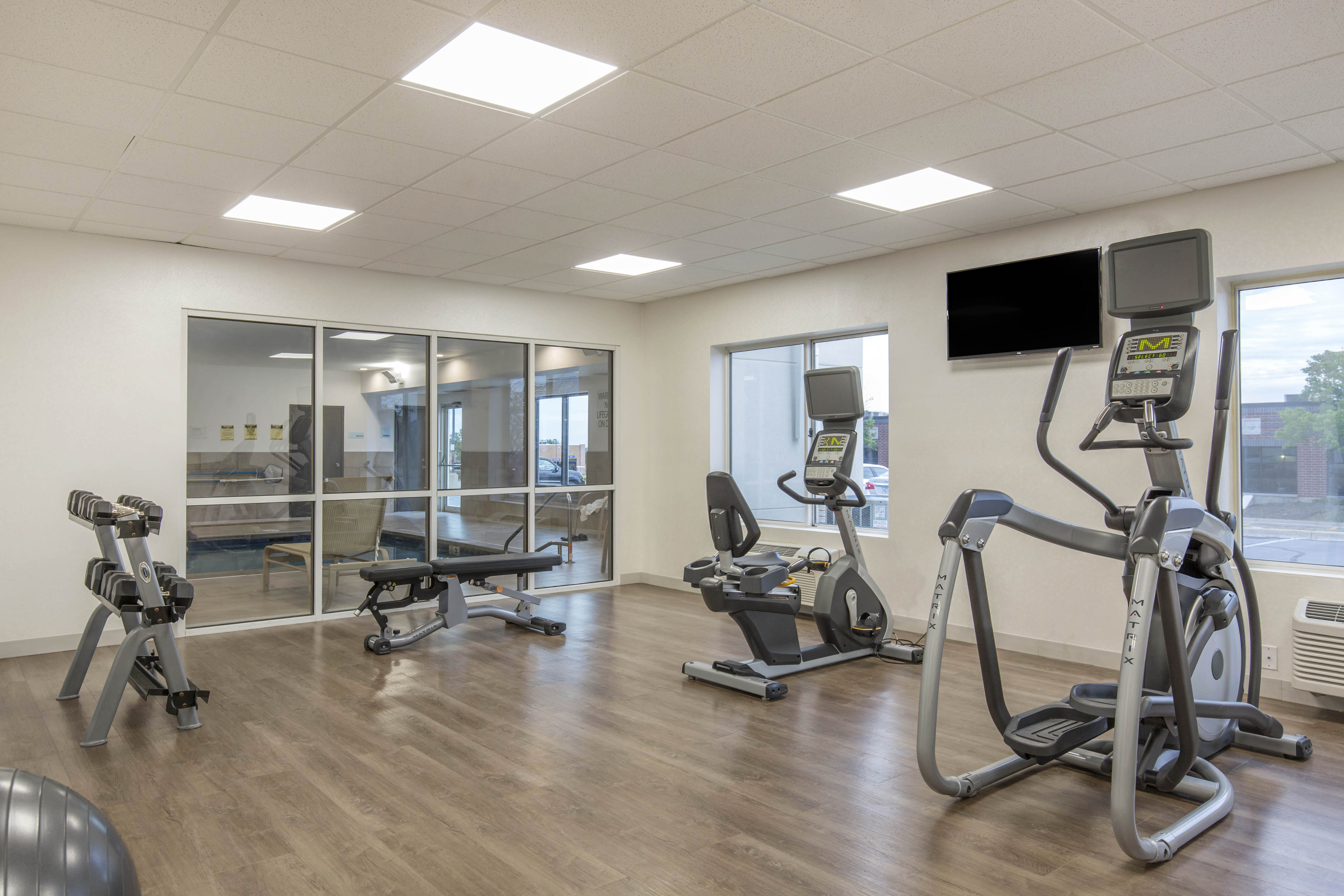 Holiday Inn Express and Suites Chicago West St Charles an IHG Hotel 37/72
