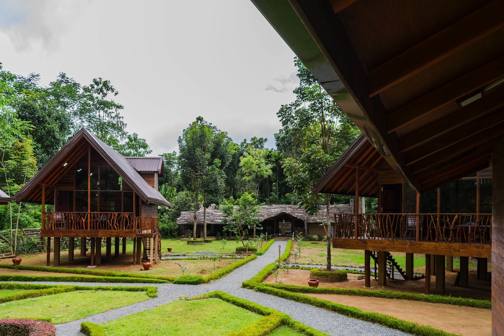Kandy Cabana Eco Resort 20/36