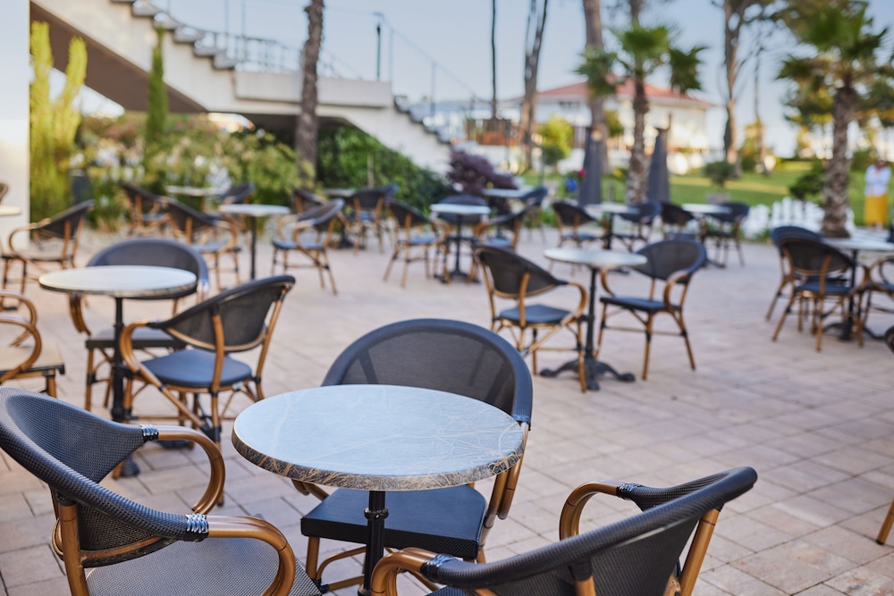 The Long Beach Hotel Montenegro 64/83