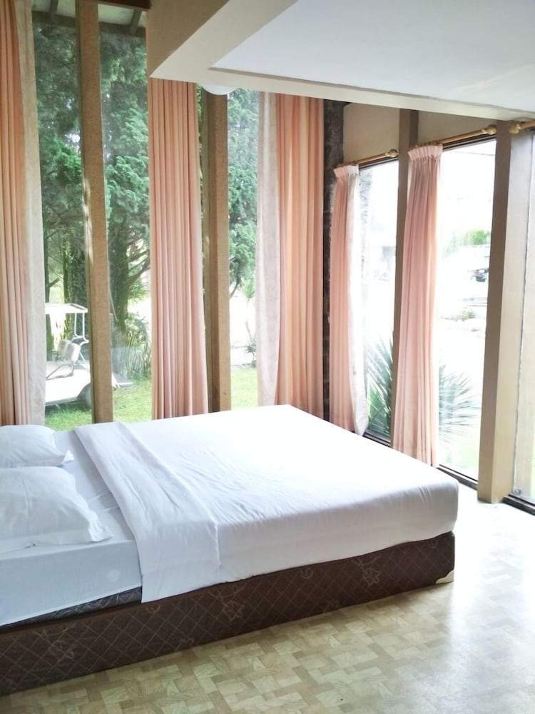 De Villa I Istana Bunga 5/13