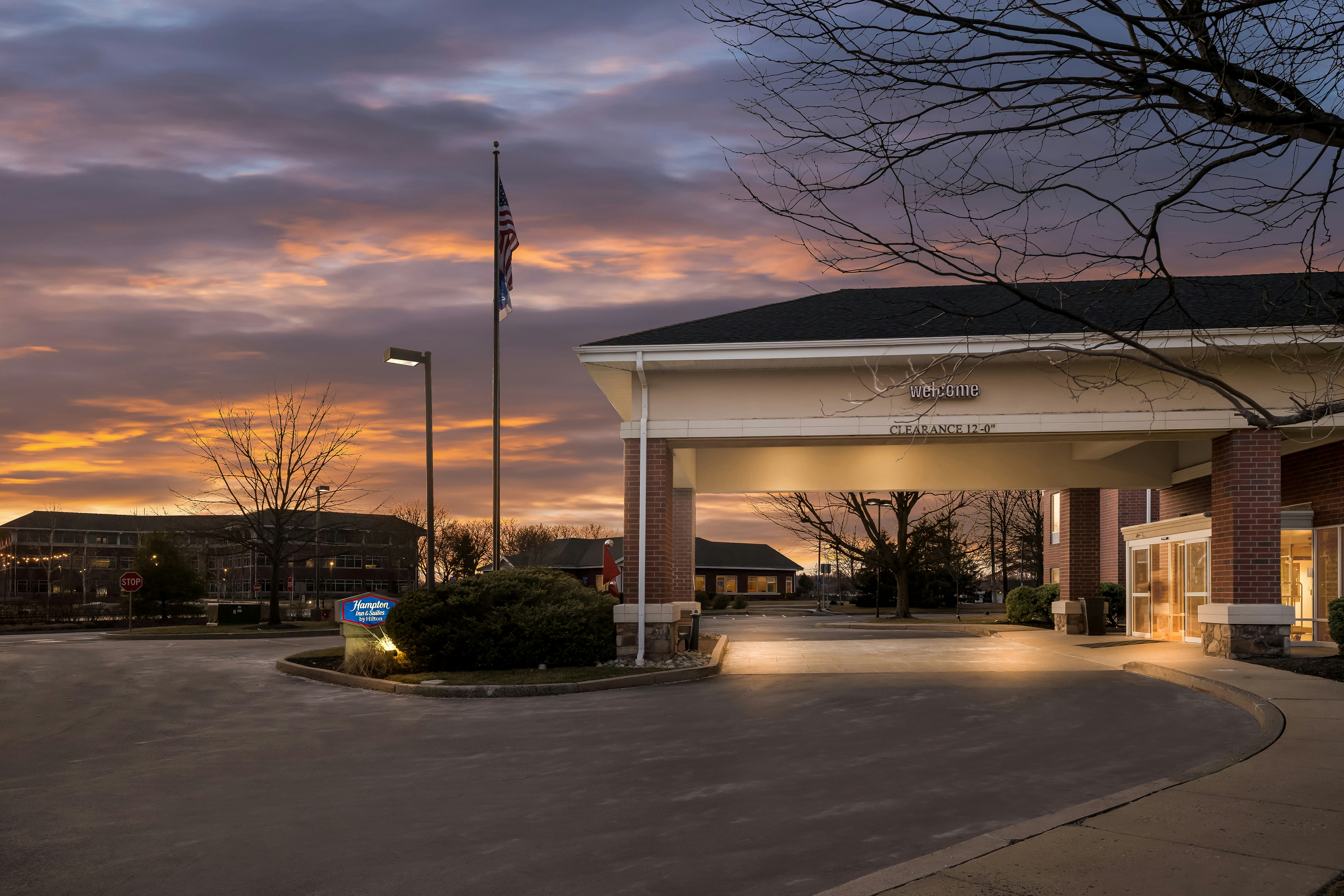 Hampton Inn Suites Newtown 6/57