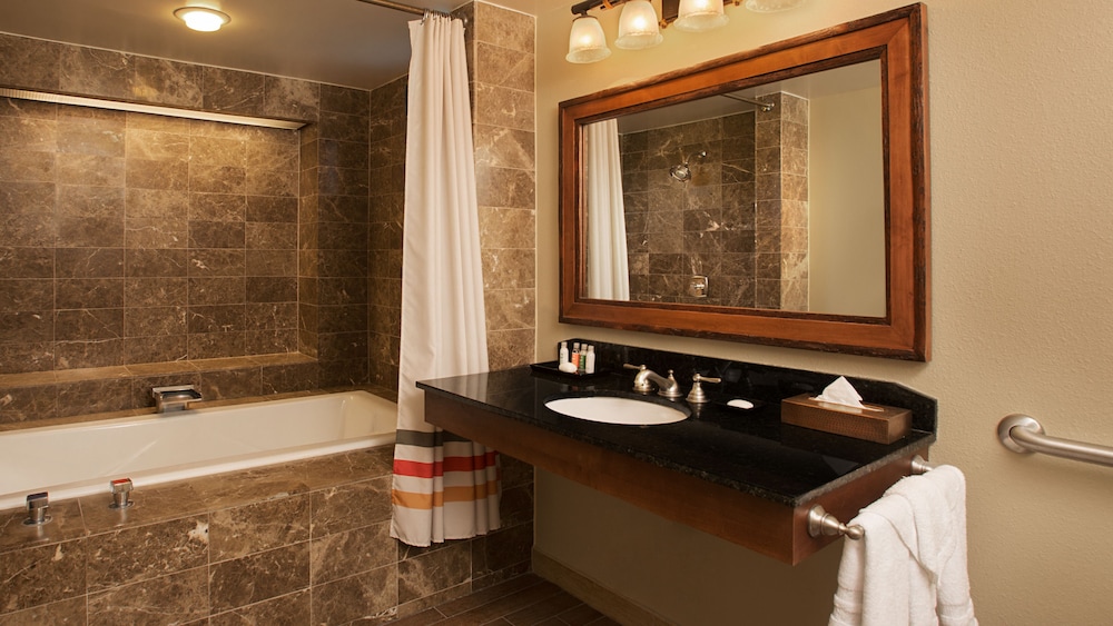 Disneys Wilderness Lodge 48/50