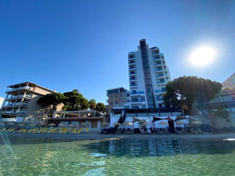 Signature Blue Resort 44/50
