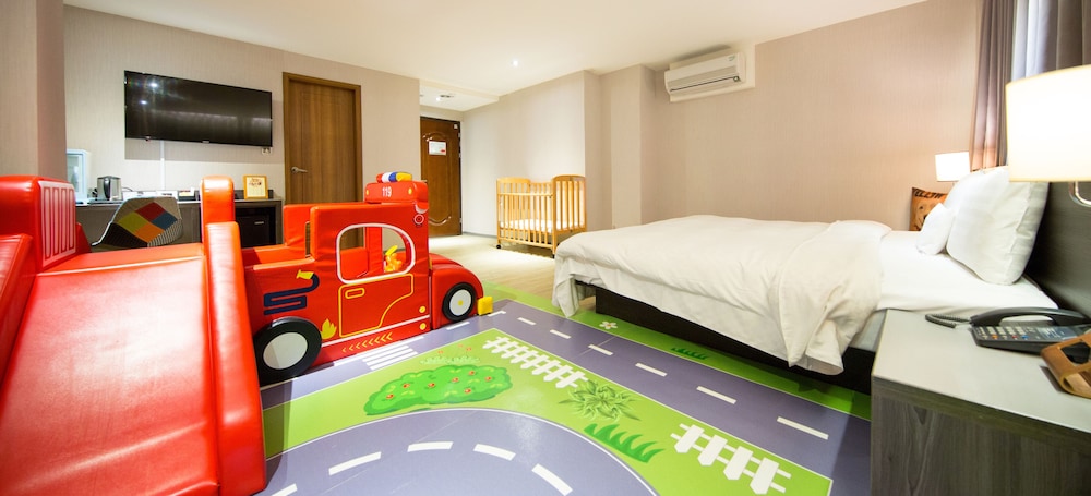 Unique Hotel Smile 73 Hotel 38/73