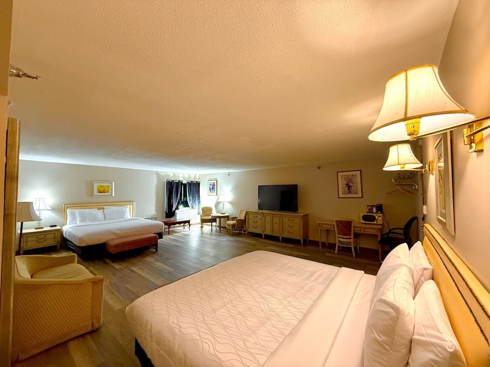 Presque Isle Inn and Convention Center 6/48