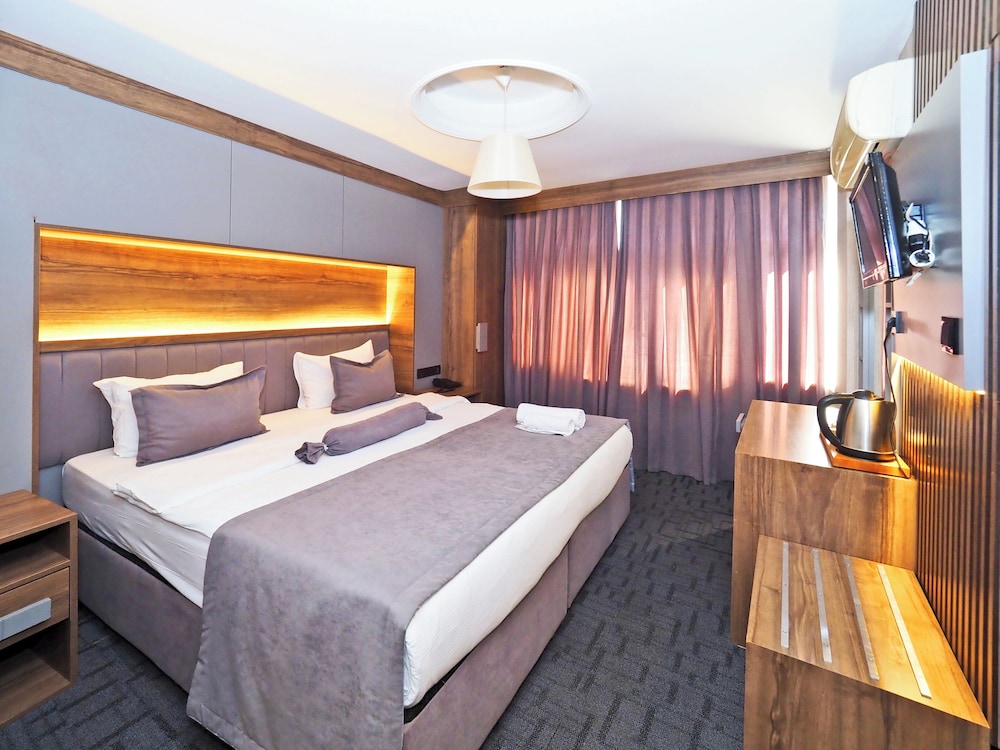 STANDARD, DOUBLE OR TWIN BED