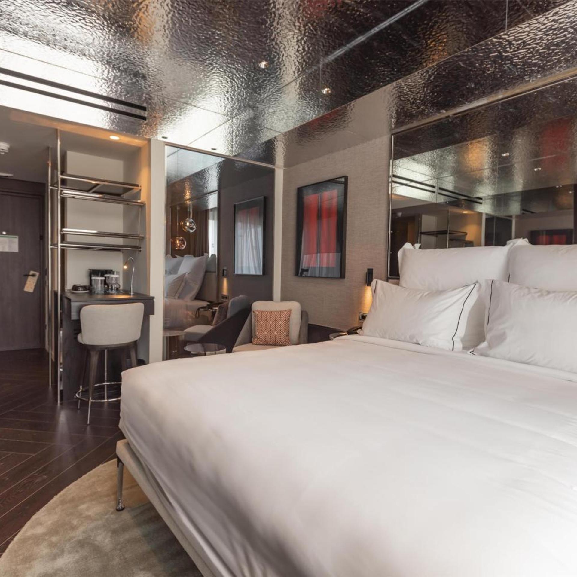 Room, King Bed, Queen Bed, Balcony