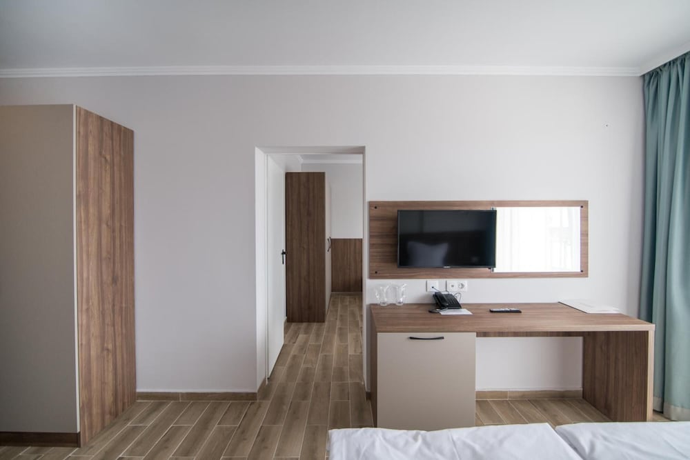 Hotel Cinema 45/52