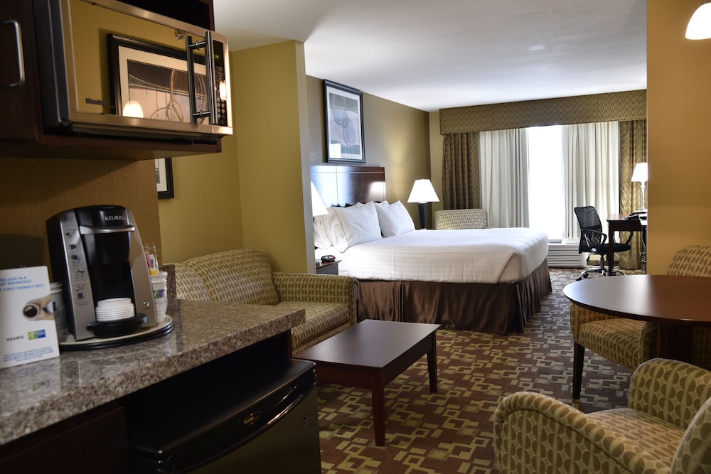 Holiday Inn Express Hotel And Suites St Charles 49/56