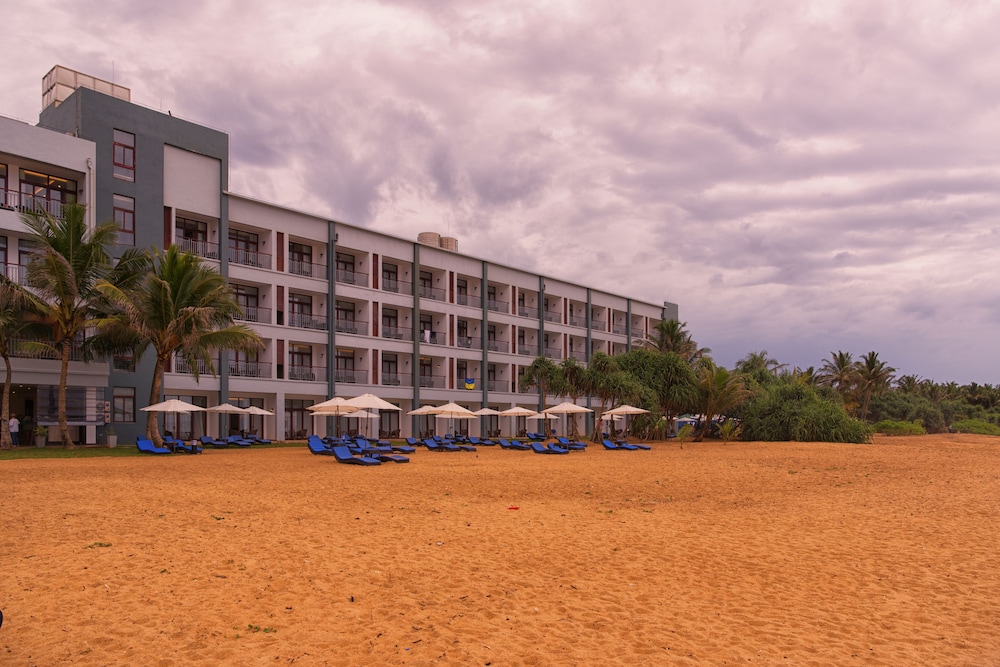 Jie Jie Beach Hotel in PANADURA