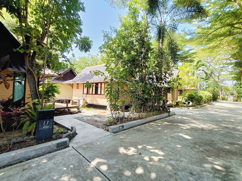 Inrawadee Resort 55/68