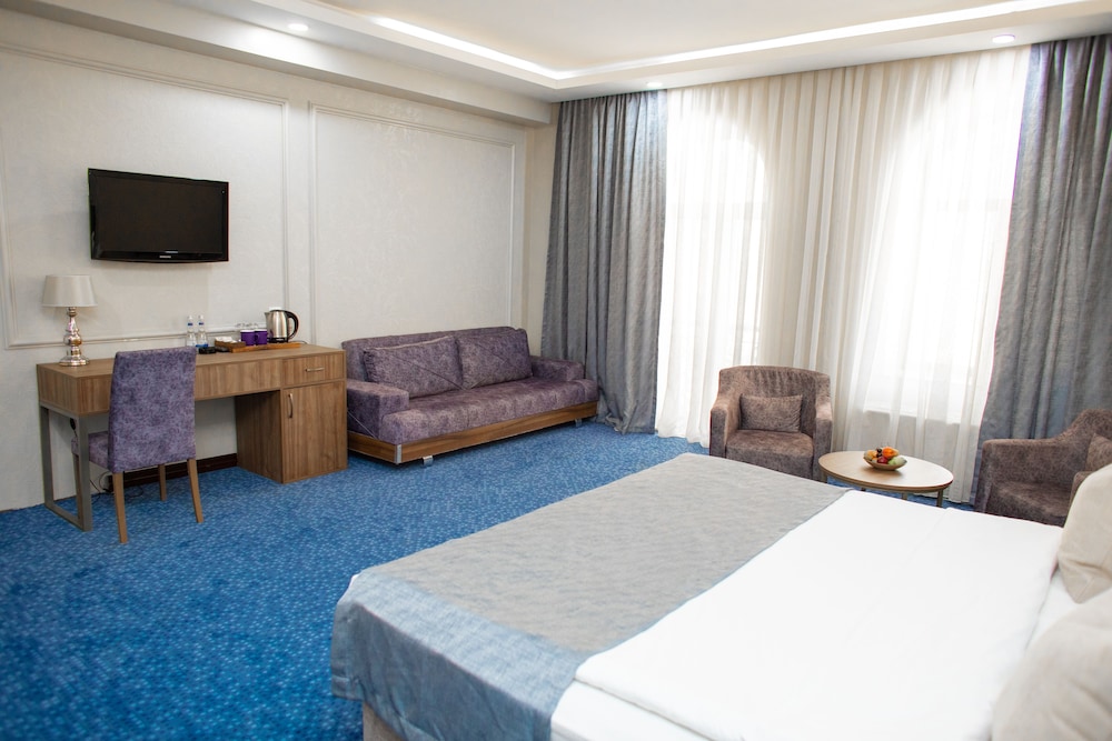 Grand Hotel Baku 31/47
