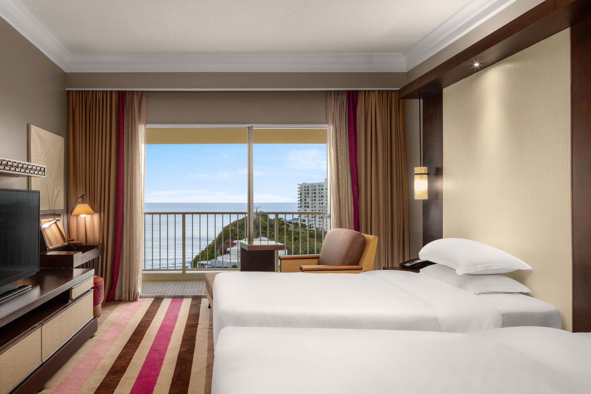 Lagoon, Club, Suite, Twin Beds, Club Lounge Access