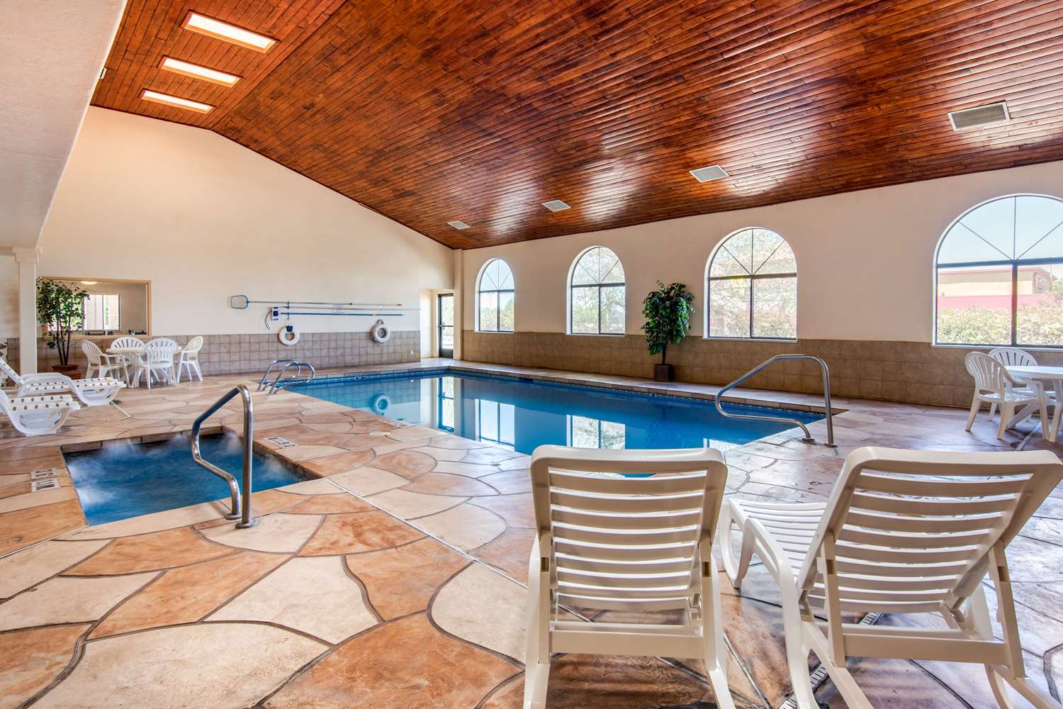 Quality Inn & Suites Albuquerque North Near Balloon Fiesta Park 9/17
