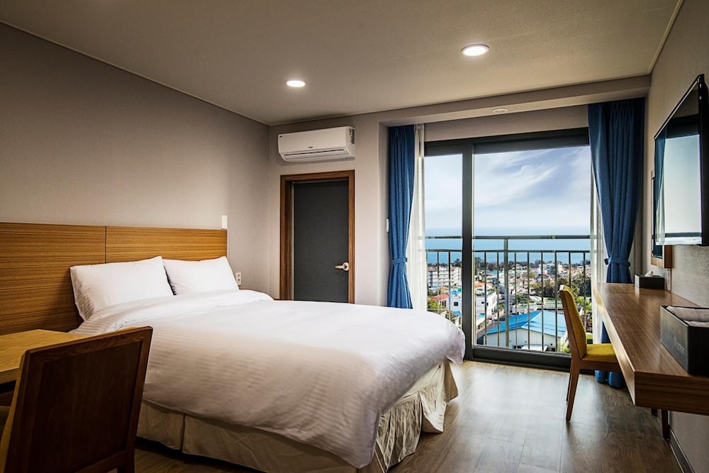 W Ocean Pension 13/31