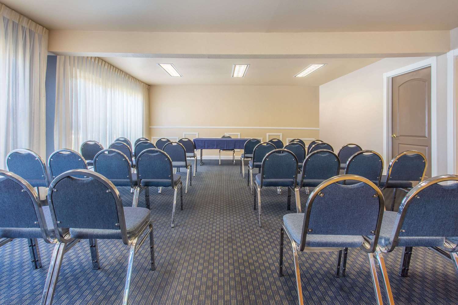 Days Inn by Wyndham Modesto 6/9