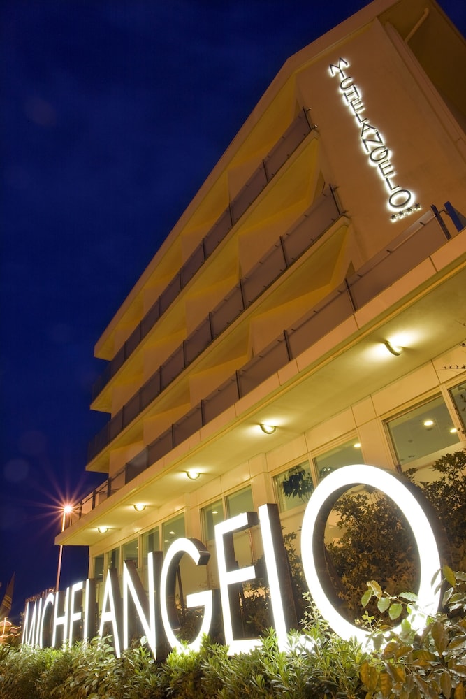 Hotel Michelangelo 2/50