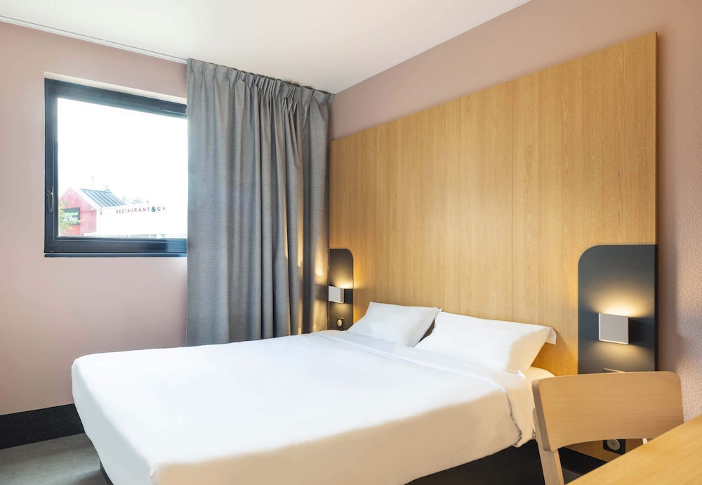 Room at B&B Hotel Cholet Sud, CHOLET