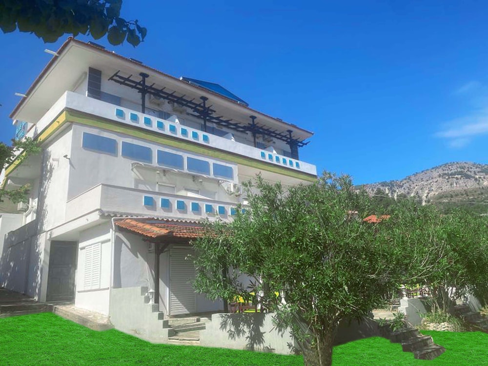 Blue Bay Beach Hotel 2/50