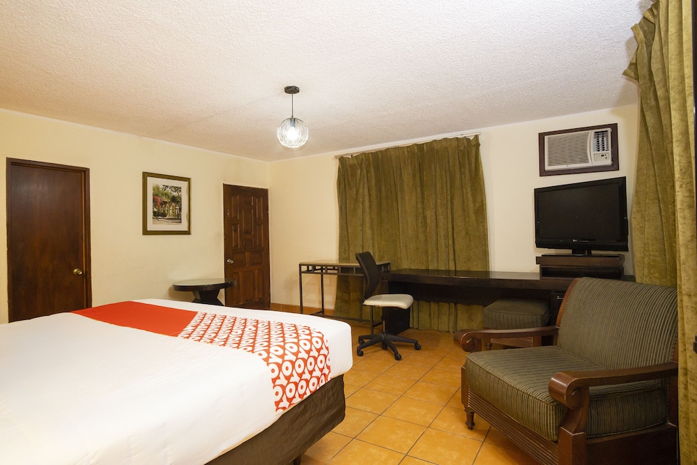 OYO Hotel Hacienda Don Luis Rosarito 10/24