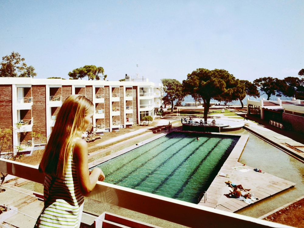 Marathon Beach Resort 44/72